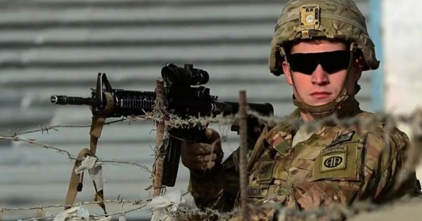 EE.UU. se prepararía para intervenir en Venezuela y conseguir la salida de Maduro: operaciones encubiertas y buques de guerra