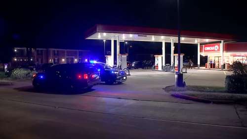 Teen dies after gunshot wound to the chest at SW Houston gas station on North Braeswood, police say