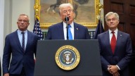 Trump promotes ties between Tylenol, vaccines and autism