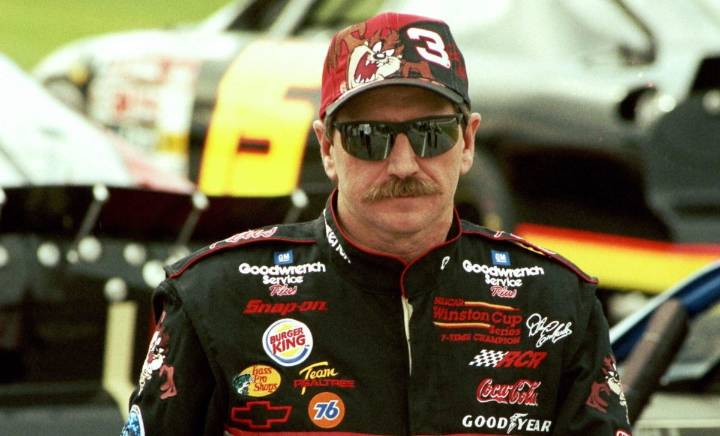 Hall of Fame Journalist Reveals Dale Earnhardt’s Surprising Transformation Away From the Track Hall of Fame journalist Deb Williams reflects on Dale Earnhardt’s remarkable transformation from shy youn