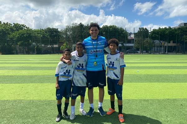 Carlos Valderrama Ruge: el hijo del ‘Pibe’ que impulsa el fútbol en los niños en Santa Marta