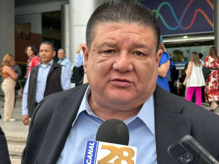 Se analiza desempeño de policías municipales, no es la primera vez que los desarman: Jáuregui