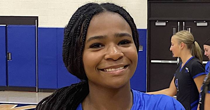Short-handed Lincoln-Way Eat volleyball sweeps past Bradley