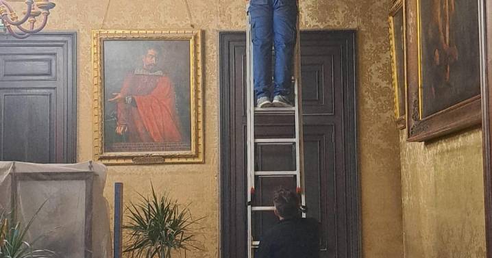 La limpieza del Van Dyck de Cort sin supervisión técnica crispa a Vox y PSOE