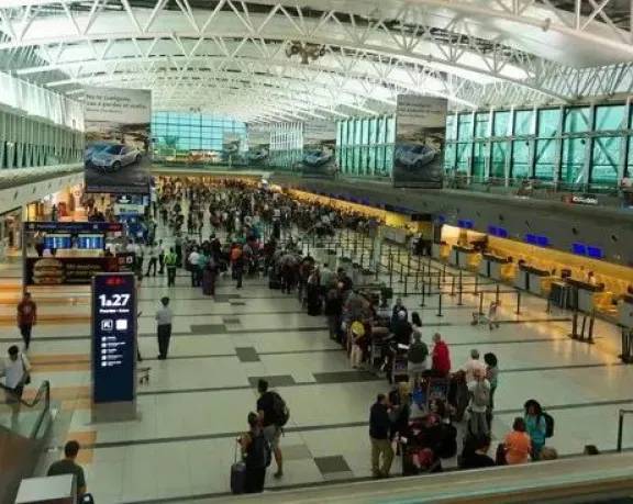 Llegó el primer vuelo con deportados argentinos desde Estados Unidos