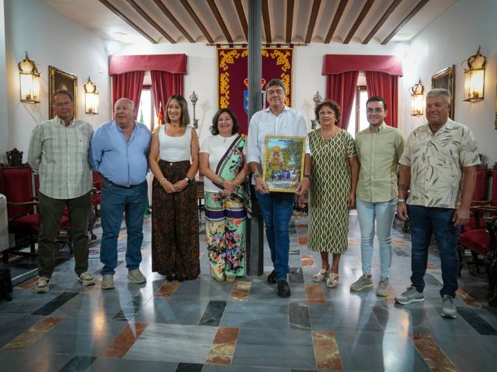 El Ayuntamiento de Almonte recibe a los organizadores de la Ofrenda Floral