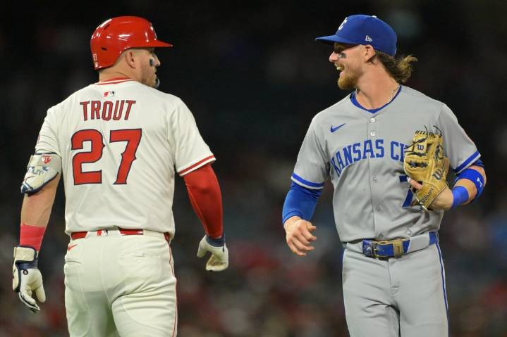 Deadspin | Salvador Perez takes 2nd on Royals' RBI list in win over Angels