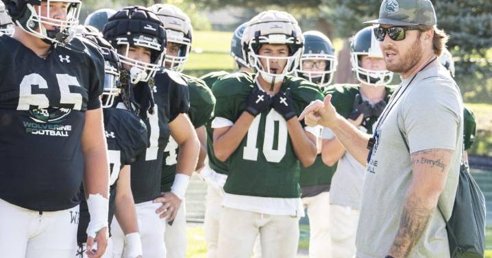 McCall-Donnelly fights past Wood River football