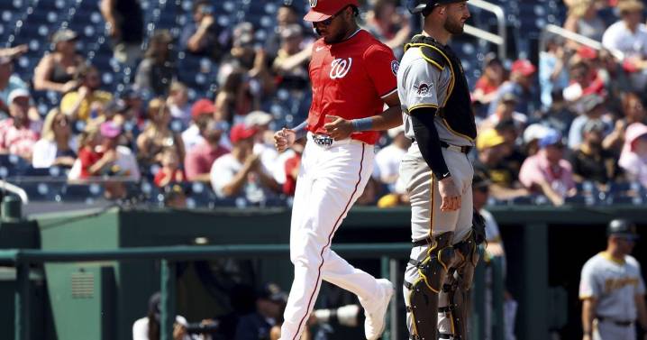 Wood scores on Cruz's 11th outfield error, Nationals overcome 3