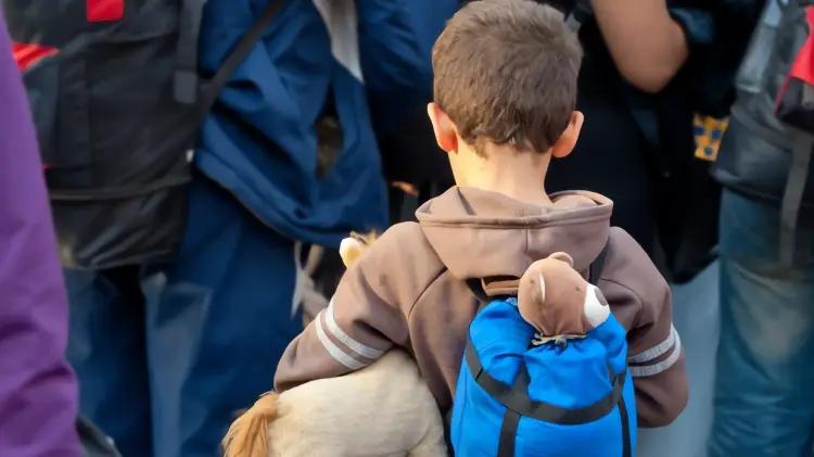 Juez frena deportación de menores guatemaltecos en Texas tras orden de última hora