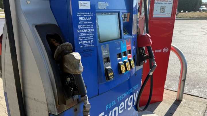 Michigan gas prices drop, with the lowest now below $3 a gallon