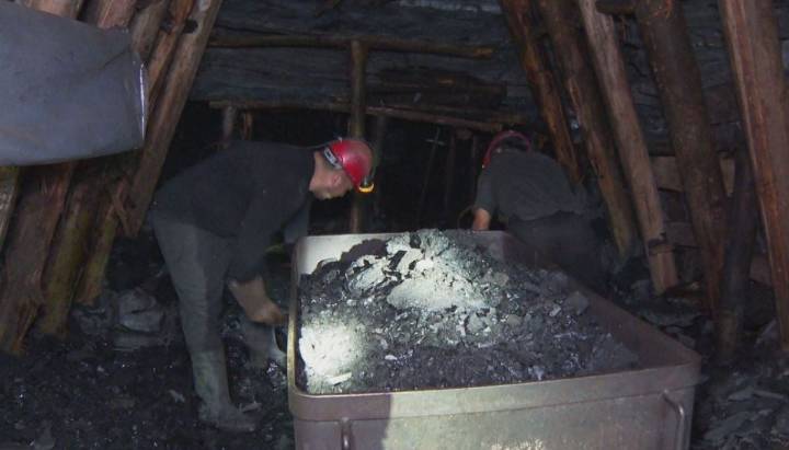 Minería del carbón en crisis por falta de compradores