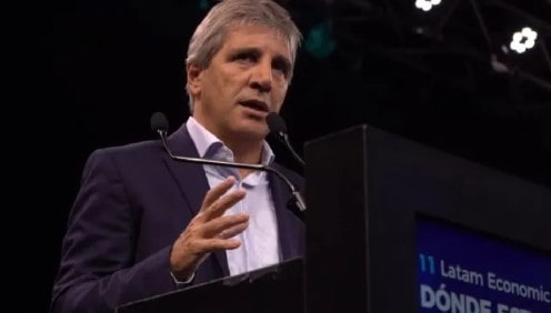 Caputo ratifica plan económico y el BCRA vende US$379 millones