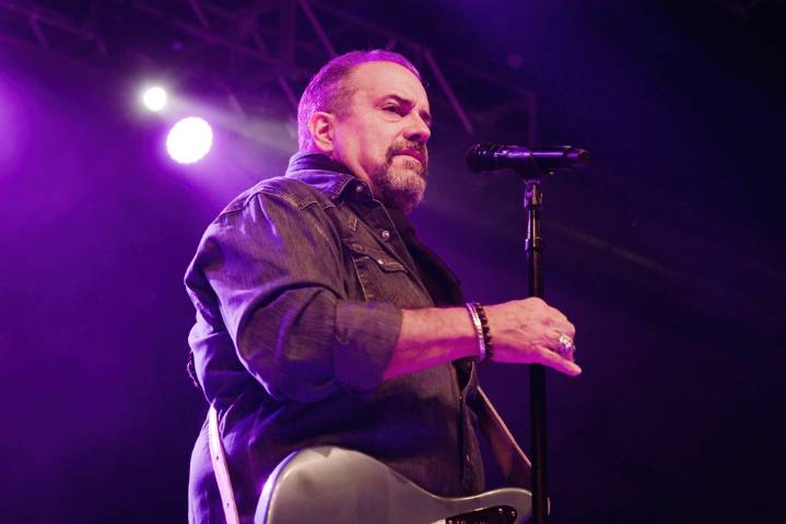 The Mavericks’ Raul Malo Gives an Update on His Ongoing Cancer Battle: ‘I Am in No Way Alone, or Scared’