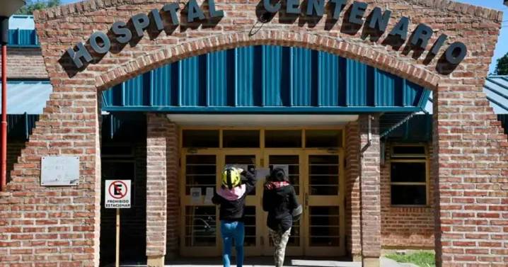 El bebé que murió en Centenario tenía “una gran cantidad de golpes de puño”: imputaron al padre