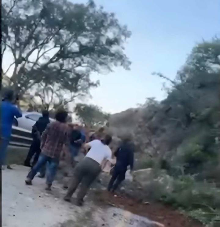 CONFIRAMAN SEIS LESIONADOS POR DERRUMBE EN IXTAPAN DE LA SAL