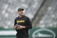 Aaron Rodgers throws touchdown pass on opening drive of Steelers debut after boos from Jets fans