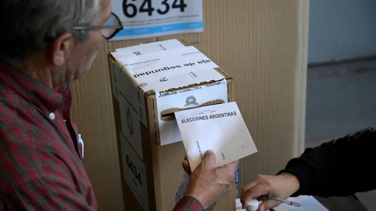 Elecciones en provincia de Buenos Aires: La Libertad Avanza vs. peronismo y temor a alto ausentismo