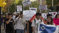 Cerca de mil personas, contra el cierre de siete Zonas Jóvenes: "Nos quieren quitar la vida social"