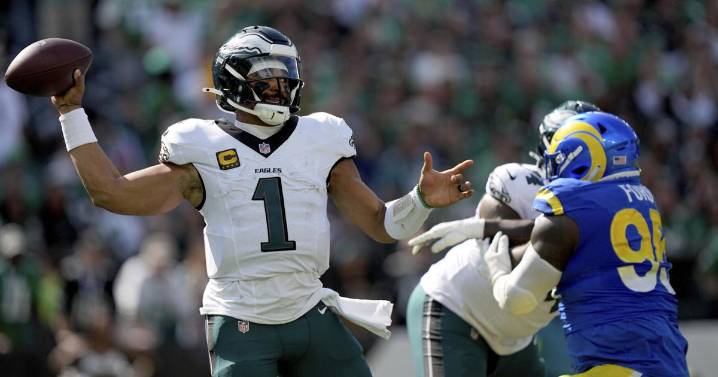 Eagles-Buccaneers meet in a matchup of unbeaten teams that could be a playoff preview