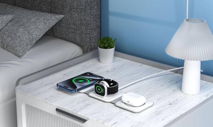 Best Foldable Apple Charger 2025: $24 3-in-1 Folding Charging Station