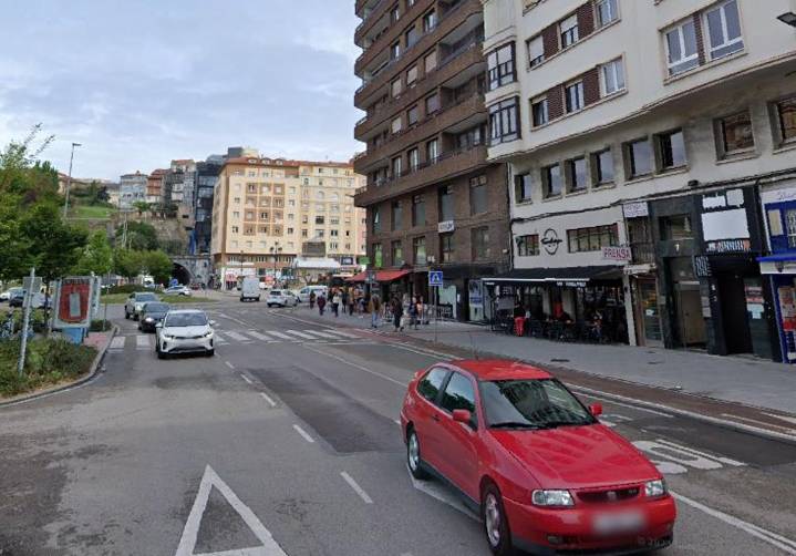 Detenido por «abrir la cabeza» con un palo a un conocido «por una discusión monetaria»