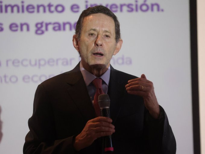 José De Gregorio rechaza las críticas del Presidente Boric y defiende al Banco Central