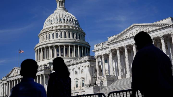 Americans overwhelmingly support banning stock trading in Congress