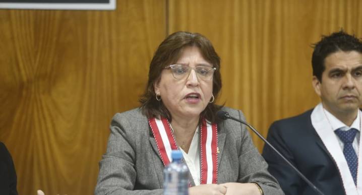 Delia Espinoza minimiza que fiscalía evalúe pedir comunicaciones de periodistas: “A través de abogados existe la tutela de derechos” 