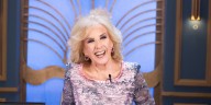 Mirtha Legrand causó impacto en su programa con un elegante look de cristales y plumas