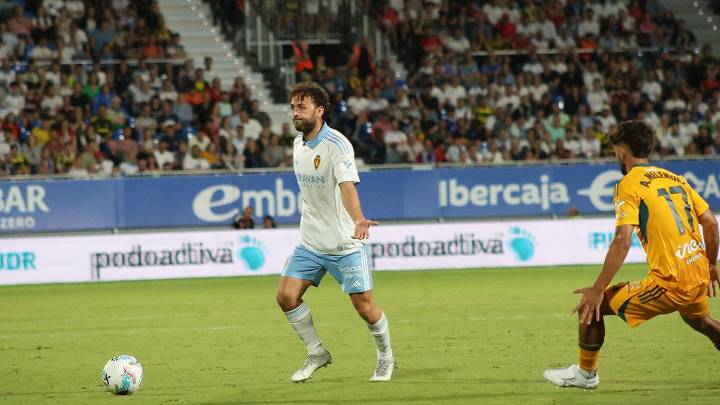 El Real Zaragoza y un lioso viaje a Ceuta: unos en avión y otros en helicóptero
