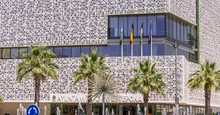 Estepona presenta un presupuesto histórico para 2026 tras alcanzar la ‘deuda cero’