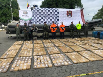 La Armada incauta cerca de una tonelada de cocaína en el Pacífico colombiano