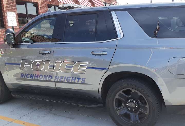 Richmond Heights police find drunken woman driving with 7