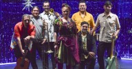 Shiji y la Siete de Agosto (ella y la banda)