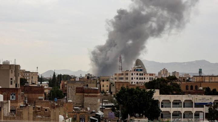 Intensos bombardeos de Israel contra Yemen deja al menos 9 muertos