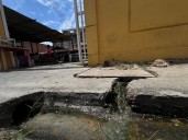 Comerciantes del Mercado Municipal de los Buhoneros Juncal están afectados por desborde de cloacas