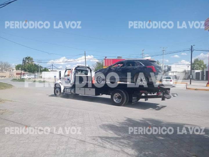 Aseguran camioneta cargada con armas tras persecución policiaca en Coahuila