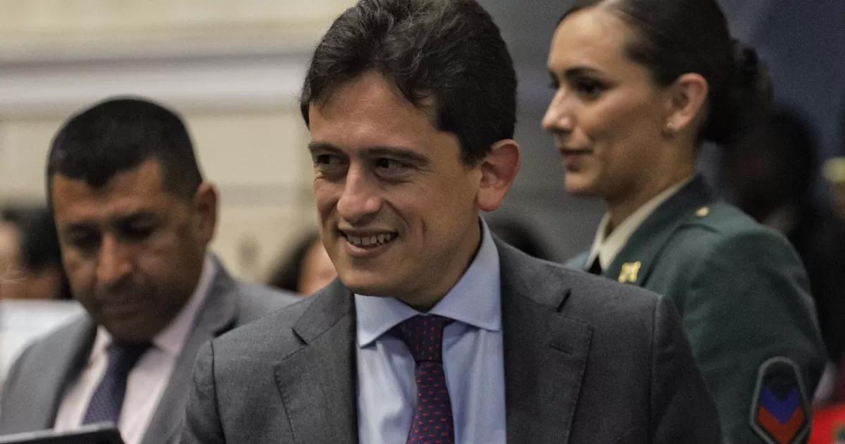 Luis Carlos Reyes lanza encuesta para definir si será candidato a la Presidencia en 2026