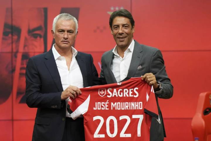 Mourinho regresa a Portugal como técnico de Benfica