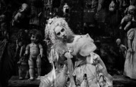 Lady Gaga y Tim Burton presentan “The Dead Dance” en la Isla de las Muñecas