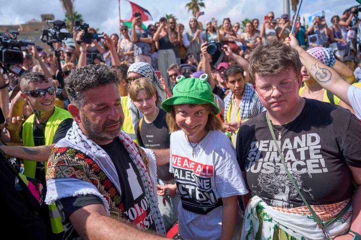 Regresan a Barcelona embarcaciones que iban rumbo a Gaza por el mal clima