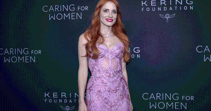 Jessica Chastain’s Pink Lace Gown Is Every Romantic’s Dream