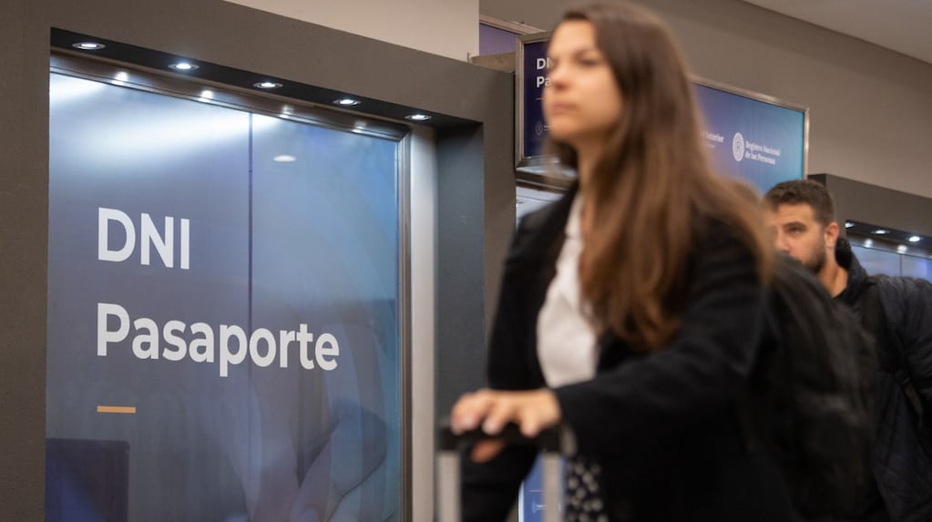 El Gobierno detectó fallas en miles de pasaportes y piden a los argentinos que los devuelvan