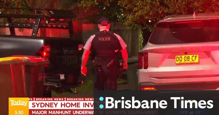 Manhunt launched in Sydney over alleged home invasion