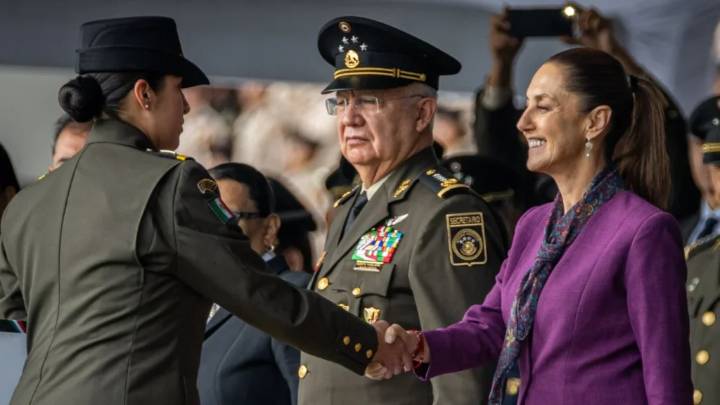 Sheinbaum reconoce el valor de las mujeres militares