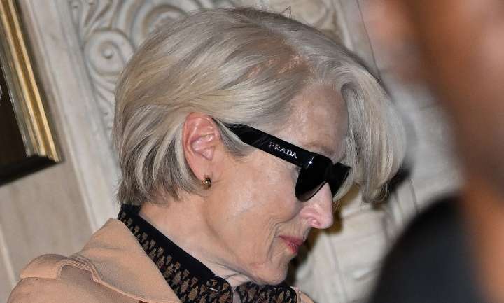 See ‘The Devil Wears Prada 2’ star Meryl Streep at fashion show as Miranda Priestly, embracing Anna Wintour