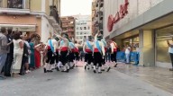 Los danzadores del Andévalo junto a la Virgen de La Peña Coronada en la Magna Mariana de Huelva: una estampa para el recuerdo