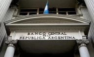 Intervención récord: el dólar oficial cerró a $1495 y el BCRA salió a vender U$S379 millones