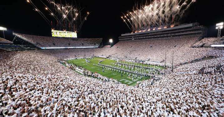 The Latest: AP Top 25 college football rankings see Oregon jump to No. 2, Missouri lands at 19